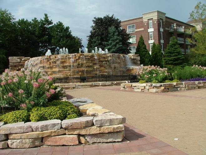 Gateway Fountain Plaza